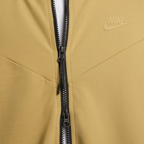 Nike Tech lightweight jacket. Nwt. Size M - Picture 7 of 7
